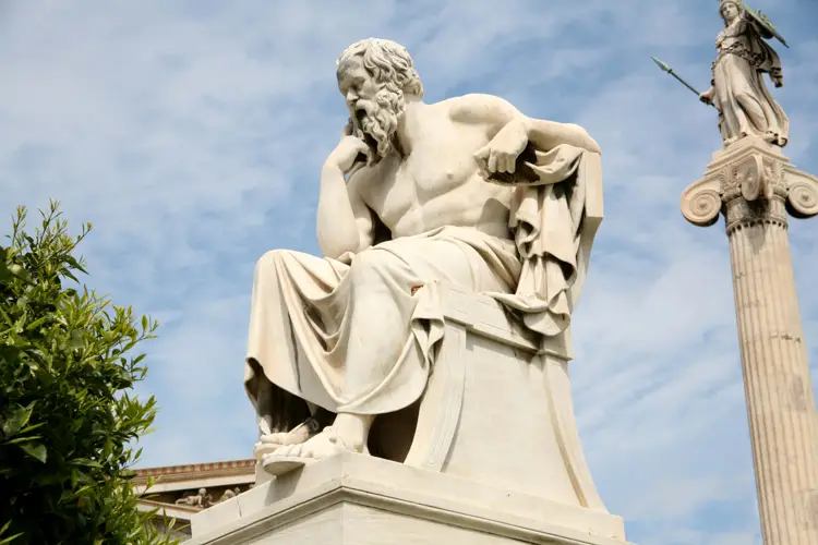 Triết học Socrates là gì và ảnh hưởng của nó đến thế giới hiện đại